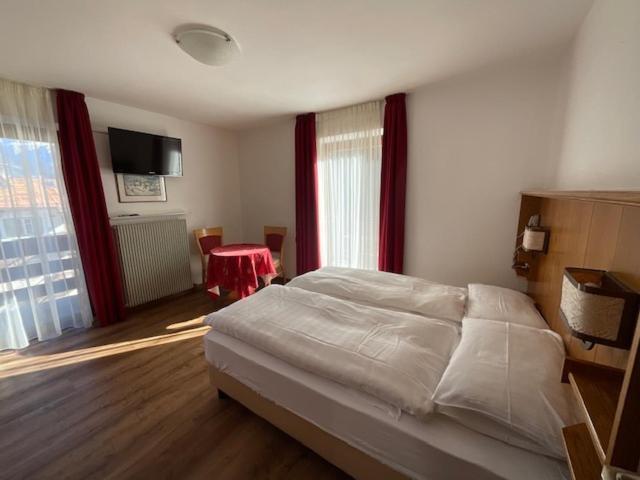 Garni Val Udai Hotel Mazzin Exterior photo