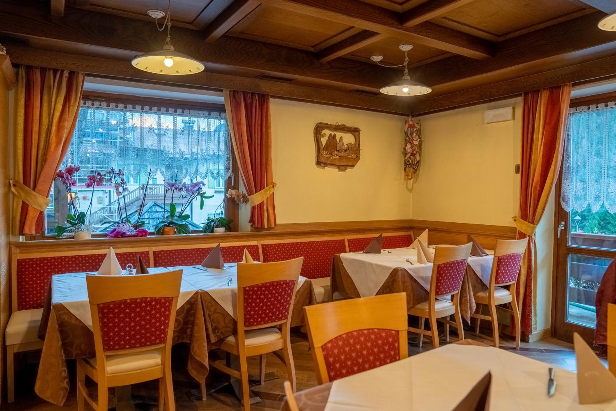 Garni Val Udai Hotel Mazzin Exterior photo